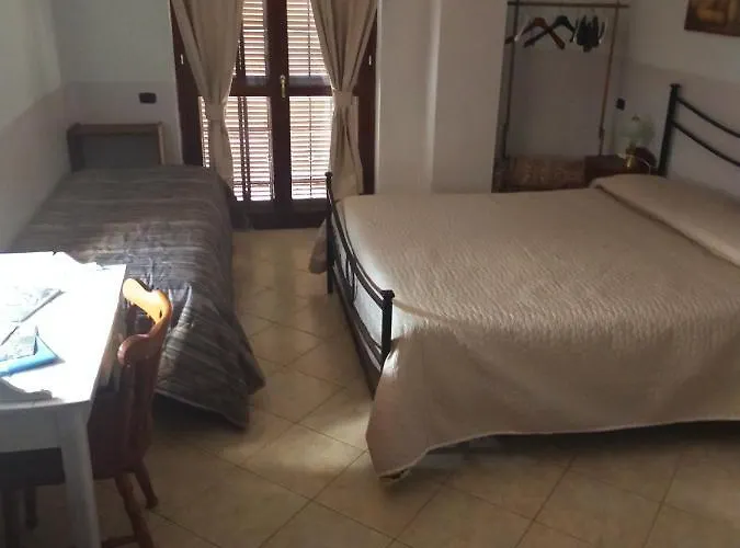 Casa Regina Alojamento de Acomodação e Pequeno-almoço 3*